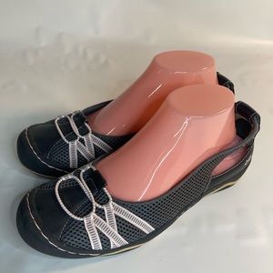 J-41 Vegan Women Flats 9M Black/Pink Adventurer On Slip On